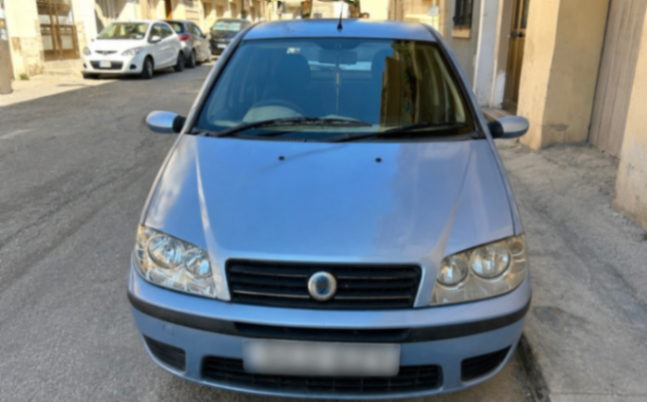 Fiat Punto 2004 Blue - Image 1
